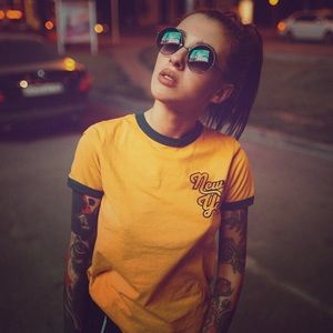 Meet your Posher, Dshea